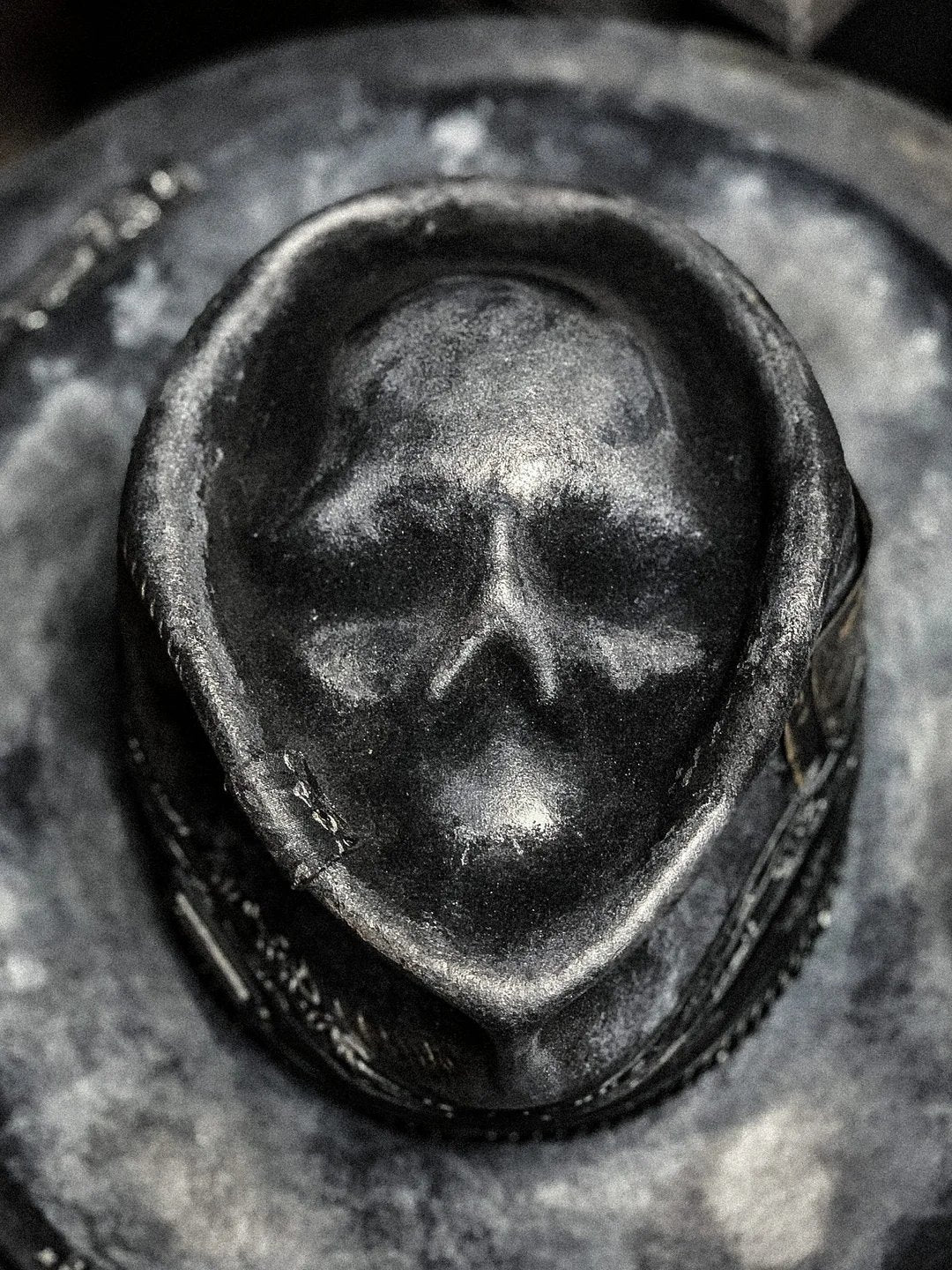 SkullForge™ 💀 Chapeau Crâne "Harvester of Sorrow" Fait Main