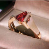 CrimsonGlow™ Bague Vintage avec Pierres Rouges – Bague pour Femme en Zircon Cristal