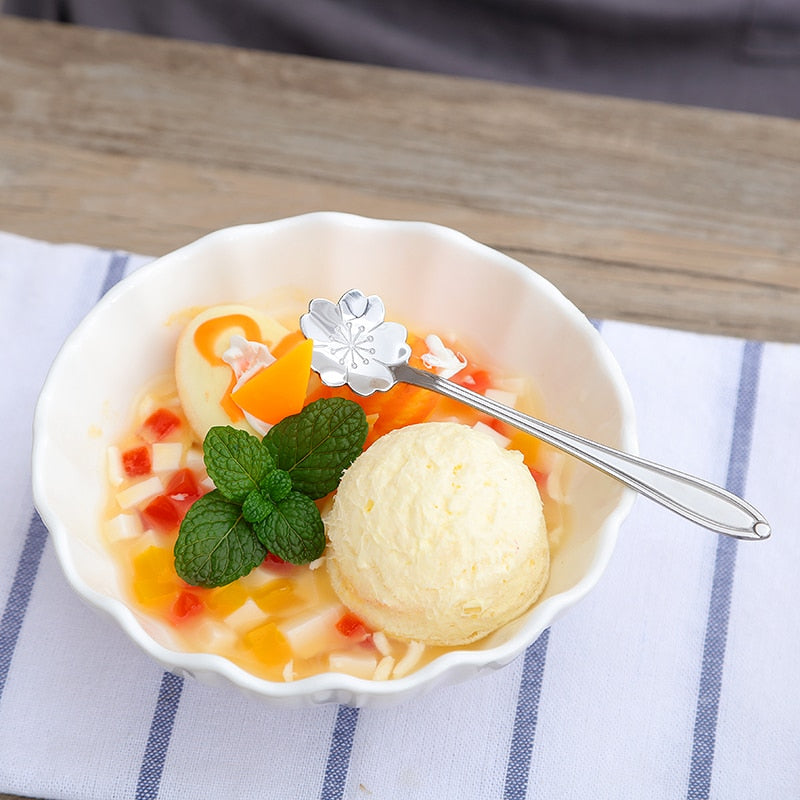 BlossomSpoon™ – Ensemble de 8 Cuillères à Thé Fleuries en Acier Inoxydable