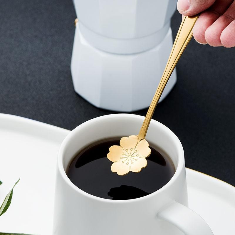 BlossomSpoon™ – Ensemble de 8 Cuillères à Thé Fleuries en Acier Inoxydable