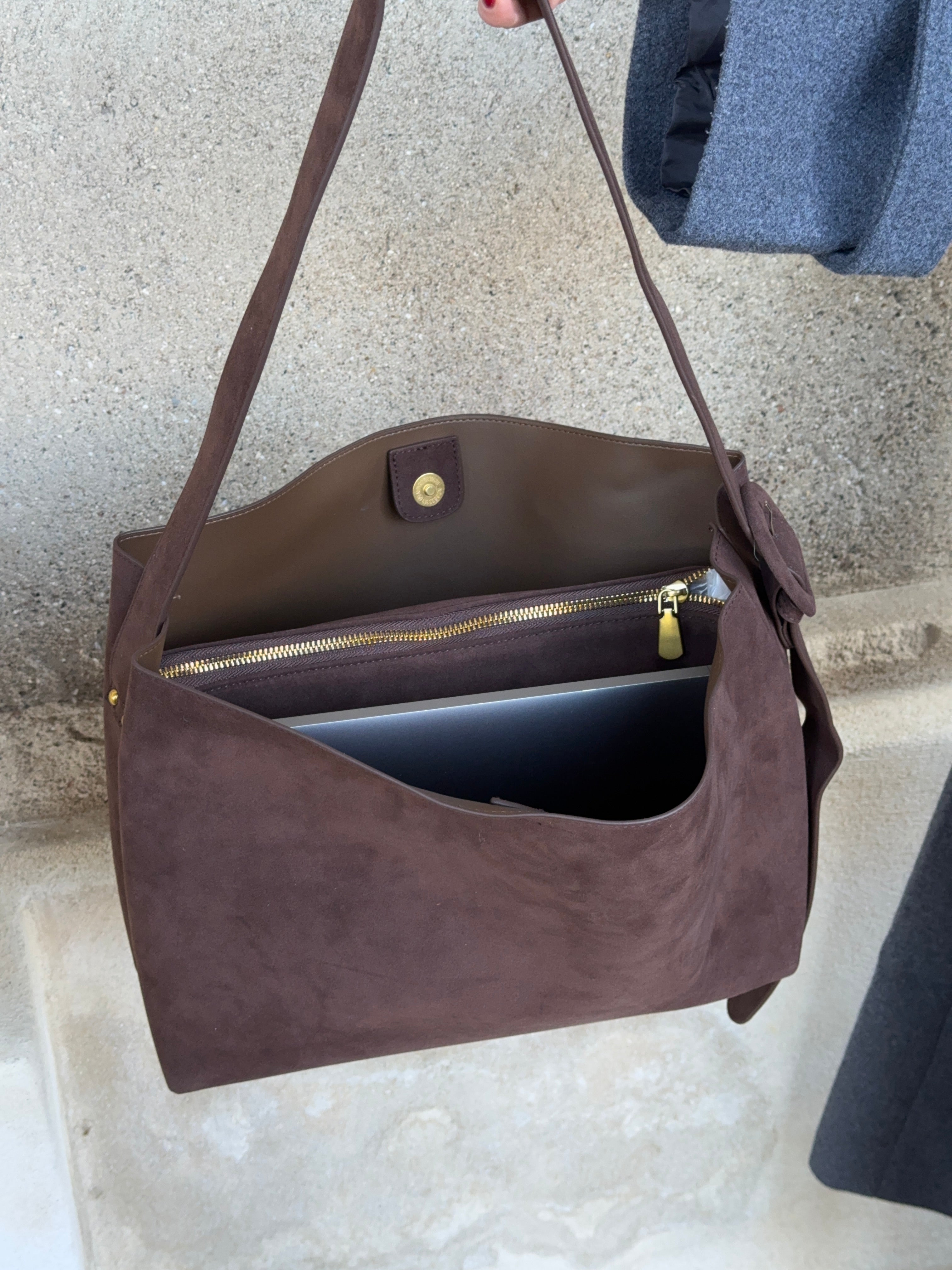 SuèdeChic™ Sac Porté Épaule Barcelona – Brun Foncé