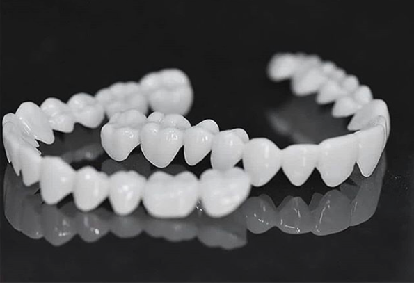 WhiteSnap™ Aligneur Blanc Invisible – 100% Ajustable et Sans Perforations